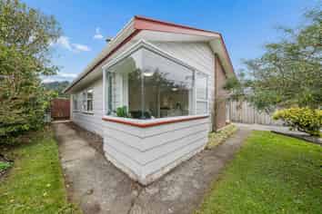 1A Wood Street, Wainuiomata