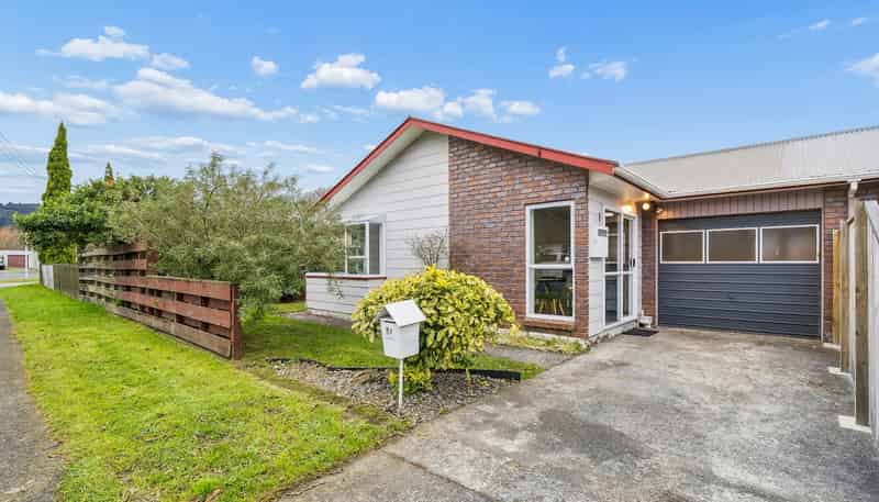 1A Wood Street, Wainuiomata
