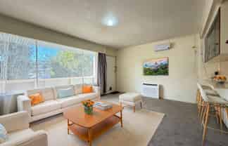 2/153 Main Road, Tawa