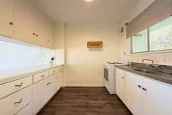 2/153 Main Road, Tawa