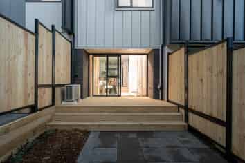 2/61 Madras Street, Khandallah