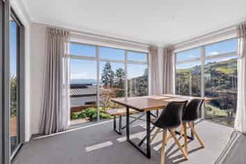 22 Hill Tops Way, Stoke