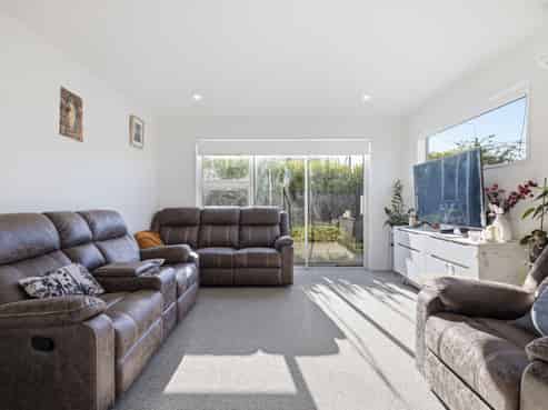 1/51 Hills Road, Edgeware