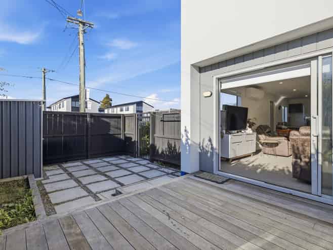 1/51 Hills Road, Edgeware