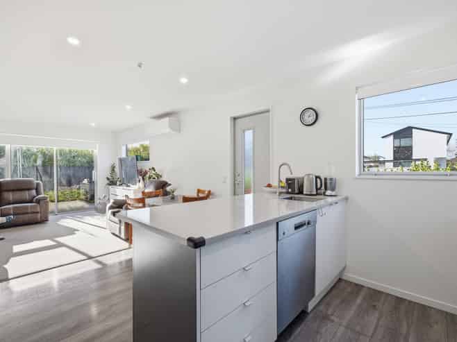 1/51 Hills Road, Edgeware