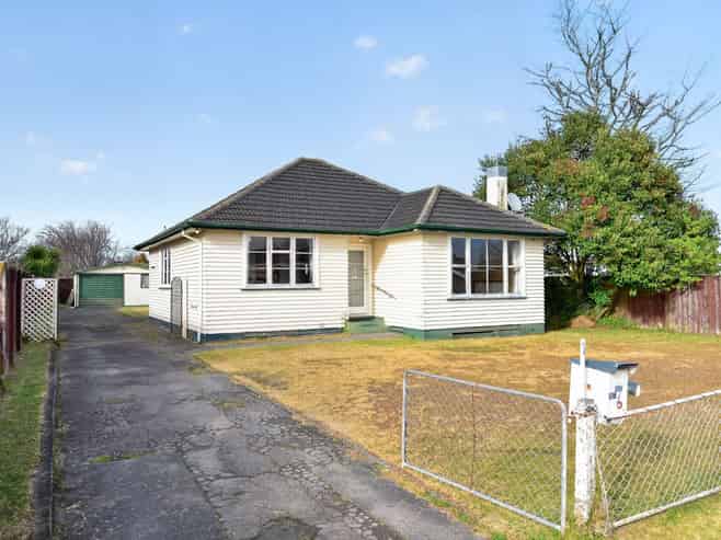 6 Wordsworth Crescent, Enderley