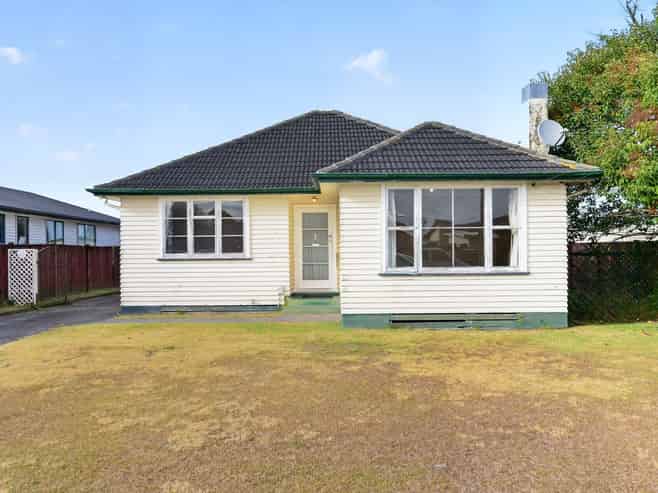 6 Wordsworth Crescent, Enderley