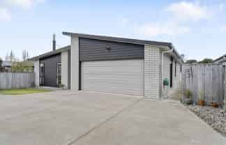 42 Feist Street, Carterton