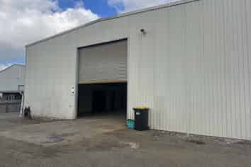 STORAGE OR WORKSHOP OPTIONS (3)