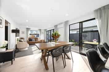 60 Quinn Crescent, Woodend