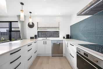 60 Quinn Crescent, Woodend