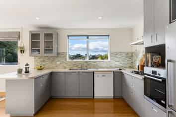 193 Broderick Road, Johnsonville