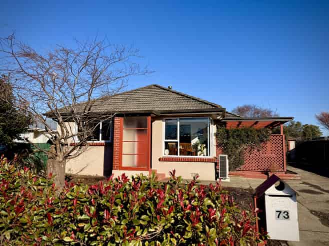 73 Adamson Crescent, Glengarry