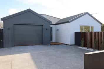 2 Samuel Place, Palmerston North Central