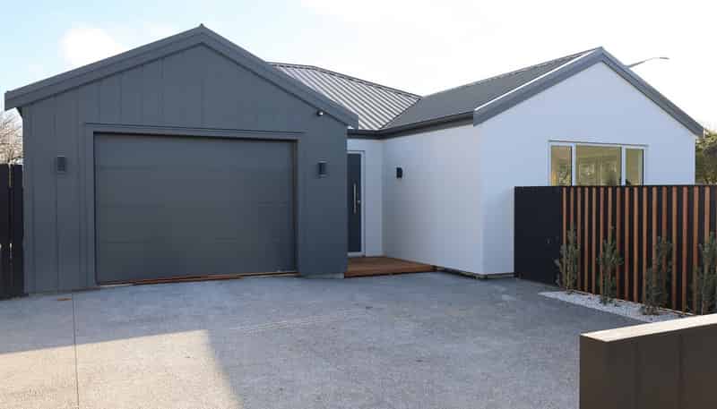 2 Samuel Place, Palmerston North Central