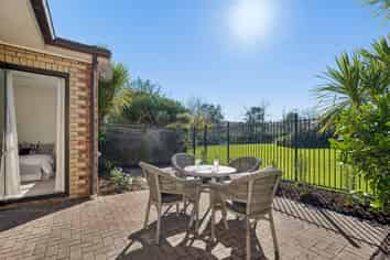 8/9 Fields Parade, Oteha