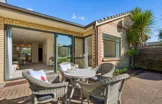 8/9 Fields Parade, Oteha