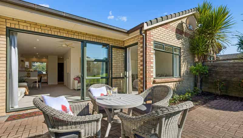 8/9 Fields Parade, Oteha