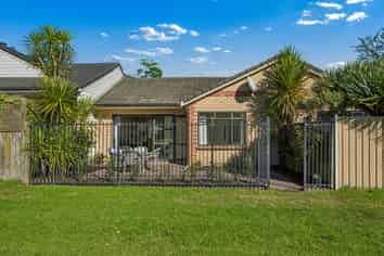 8/9 Fields Parade, Oteha