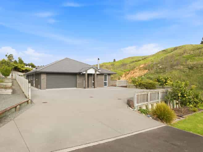 11 Bob Carter Place, Welcome Bay