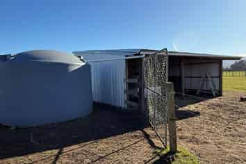 19 Black Road, Ashley Clinton