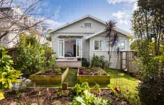 1 Highland Road, Mount Albert