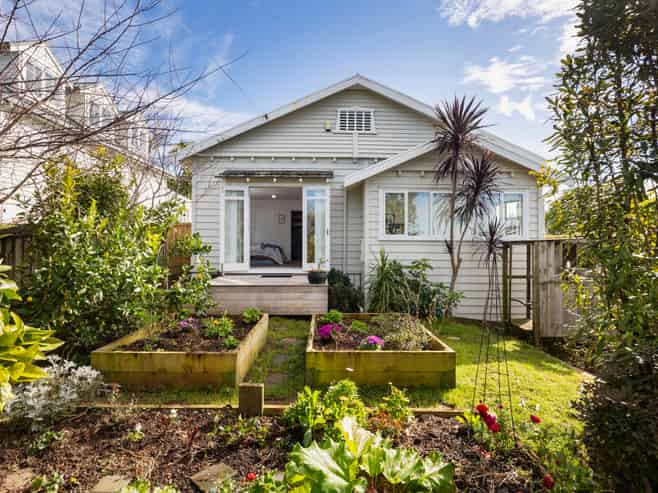 1 Highland Road, Mount Albert