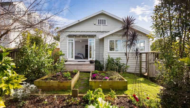 1 Highland Road, Mount Albert