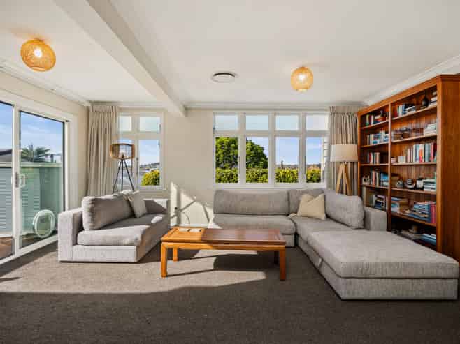 1 Highland Road, Mount Albert