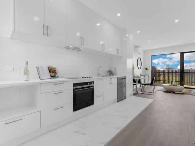 22/17 Barneys Farm Road, Clendon Park