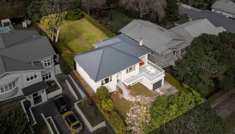 7 Weston Avenue, Mount Albert