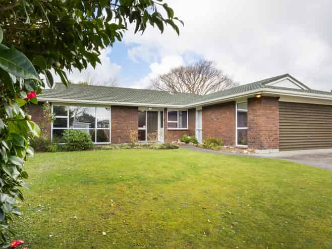 6 Truscott Grove, Awapuni
