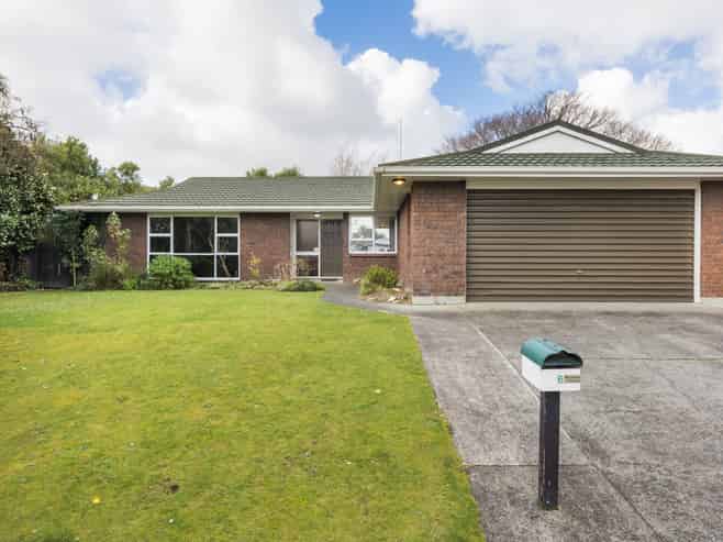 6 Truscott Grove, Awapuni
