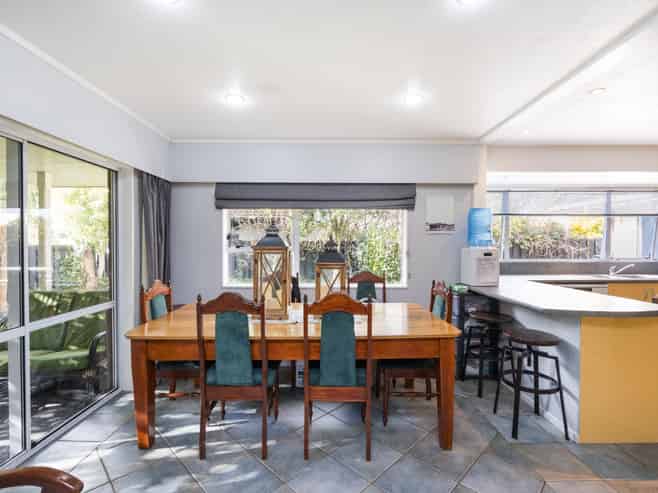 6 Truscott Grove, Awapuni