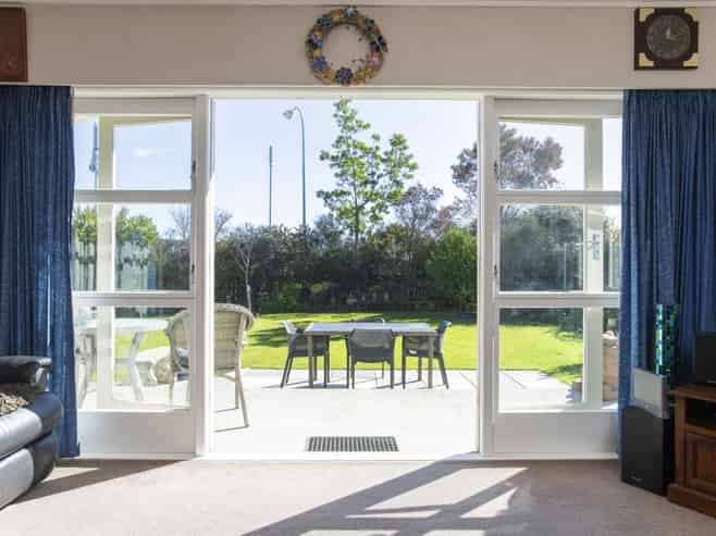 2 Lytton Road, Riverdale