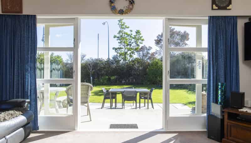 2 Lytton Road, Riverdale