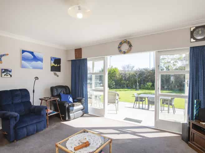 2 Lytton Road, Riverdale