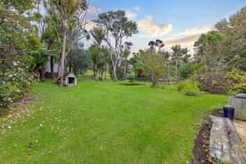18 Tasman View Road, Bethells Beach