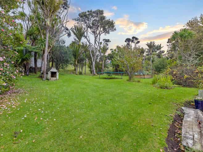 18 Tasman View Road, Bethells Beach