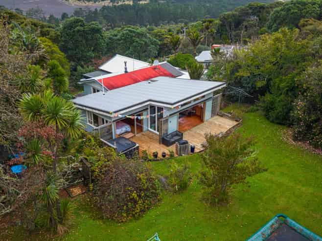 18 Tasman View Road, Bethells Beach