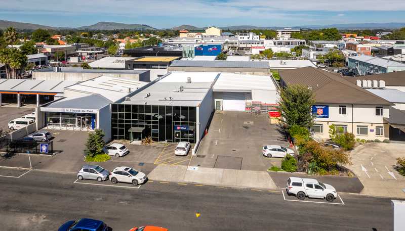 309 Avenue Road East, Hastings