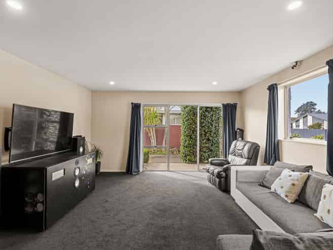 1/9 Kawau Crescent, Bromley