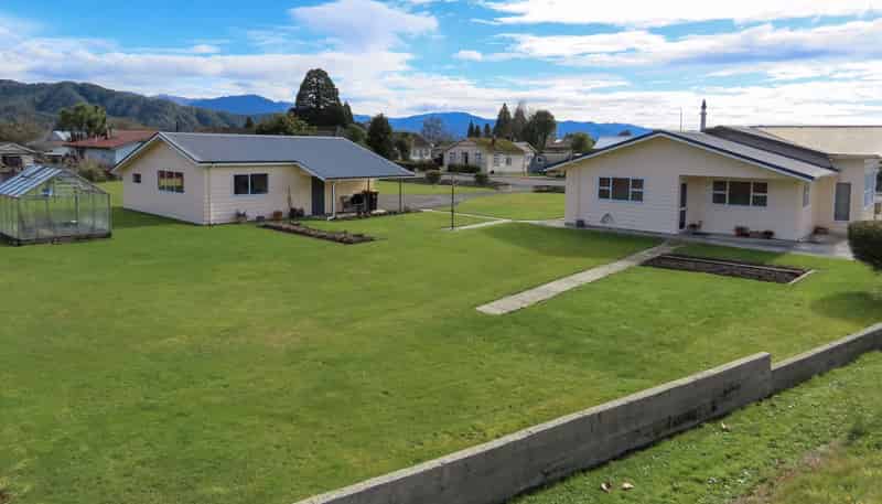 97 Broadway, Reefton