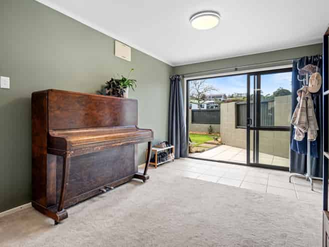 12 Eureka Place, Parahaki