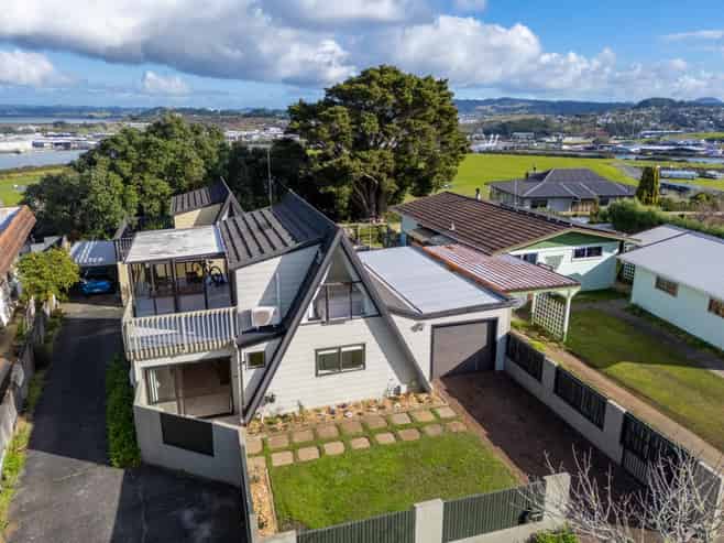 12 Eureka Place, Parahaki