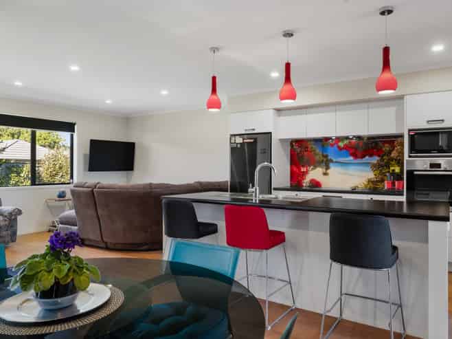 6 Maniaroa Drive, Katikati