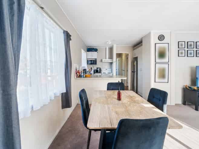 25B Thomas Crescent, Western Heights