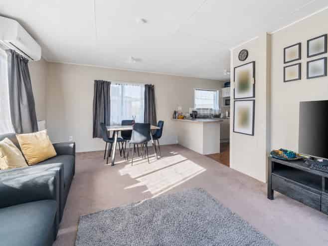 25B Thomas Crescent, Western Heights