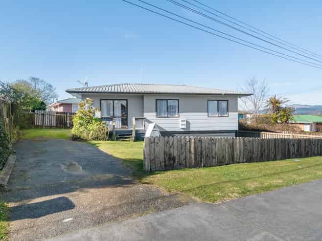 25B Thomas Crescent, Western Heights