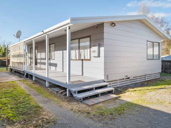 17B Grayson Avenue, Mangakakahi